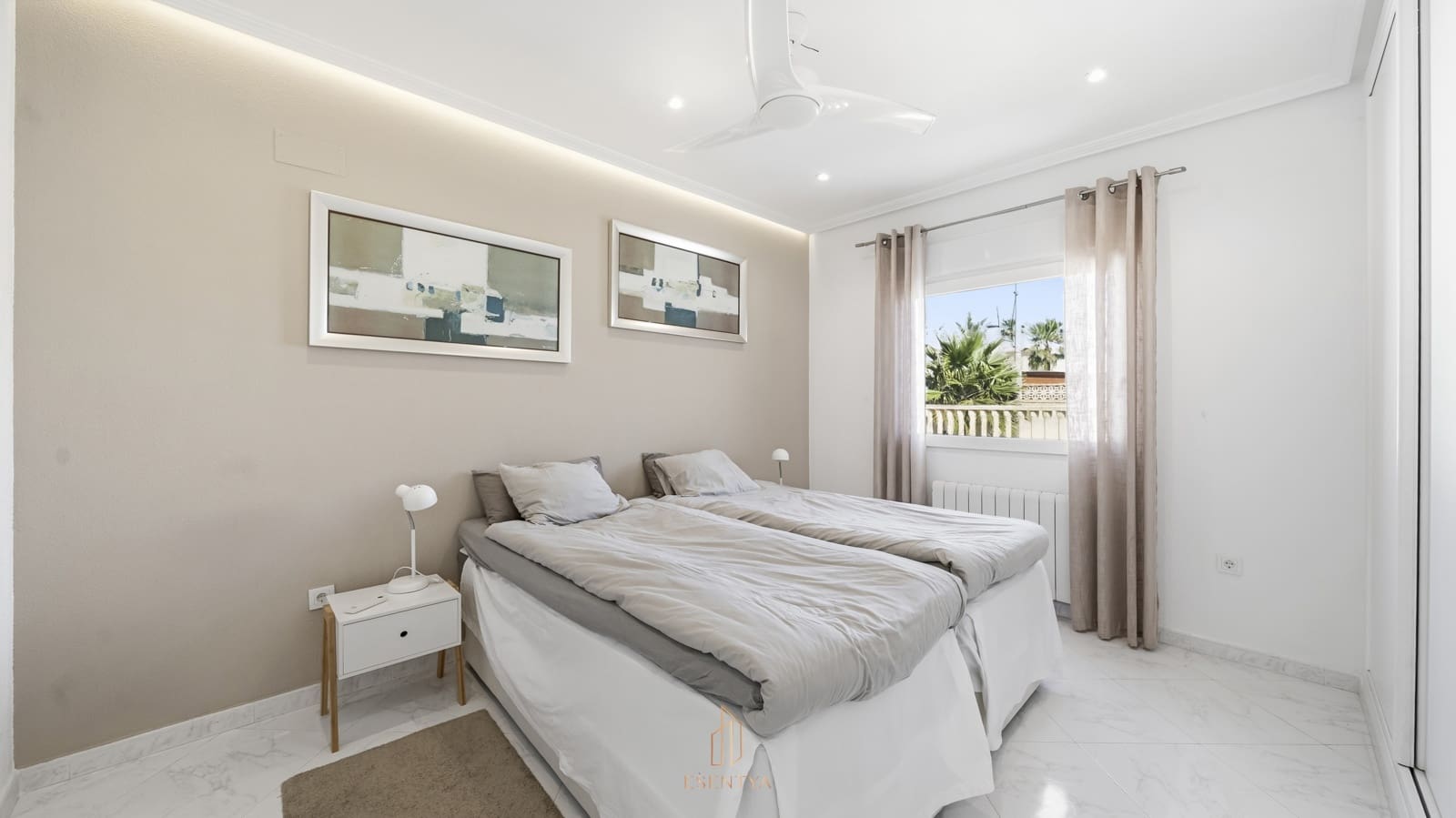 4 soveværelse Villa til salg i Cabo Roig med swimmingpool garage - € 1.075.000 (Ref: 9713282)