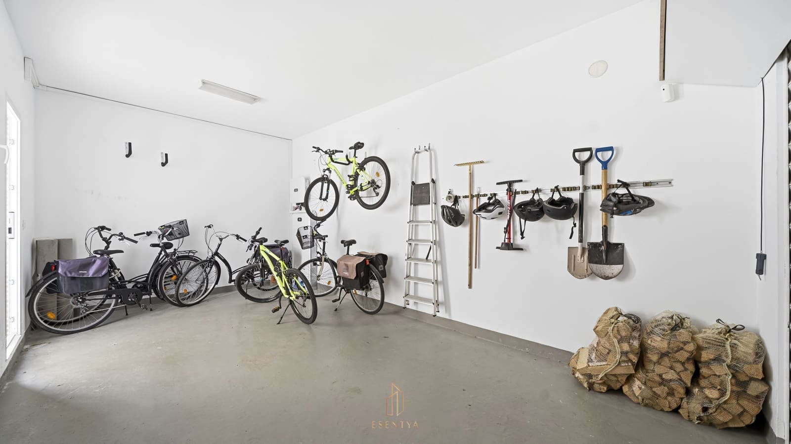 4 soveværelse Villa til salg i Cabo Roig med swimmingpool garage - € 1.075.000 (Ref: 9713282)