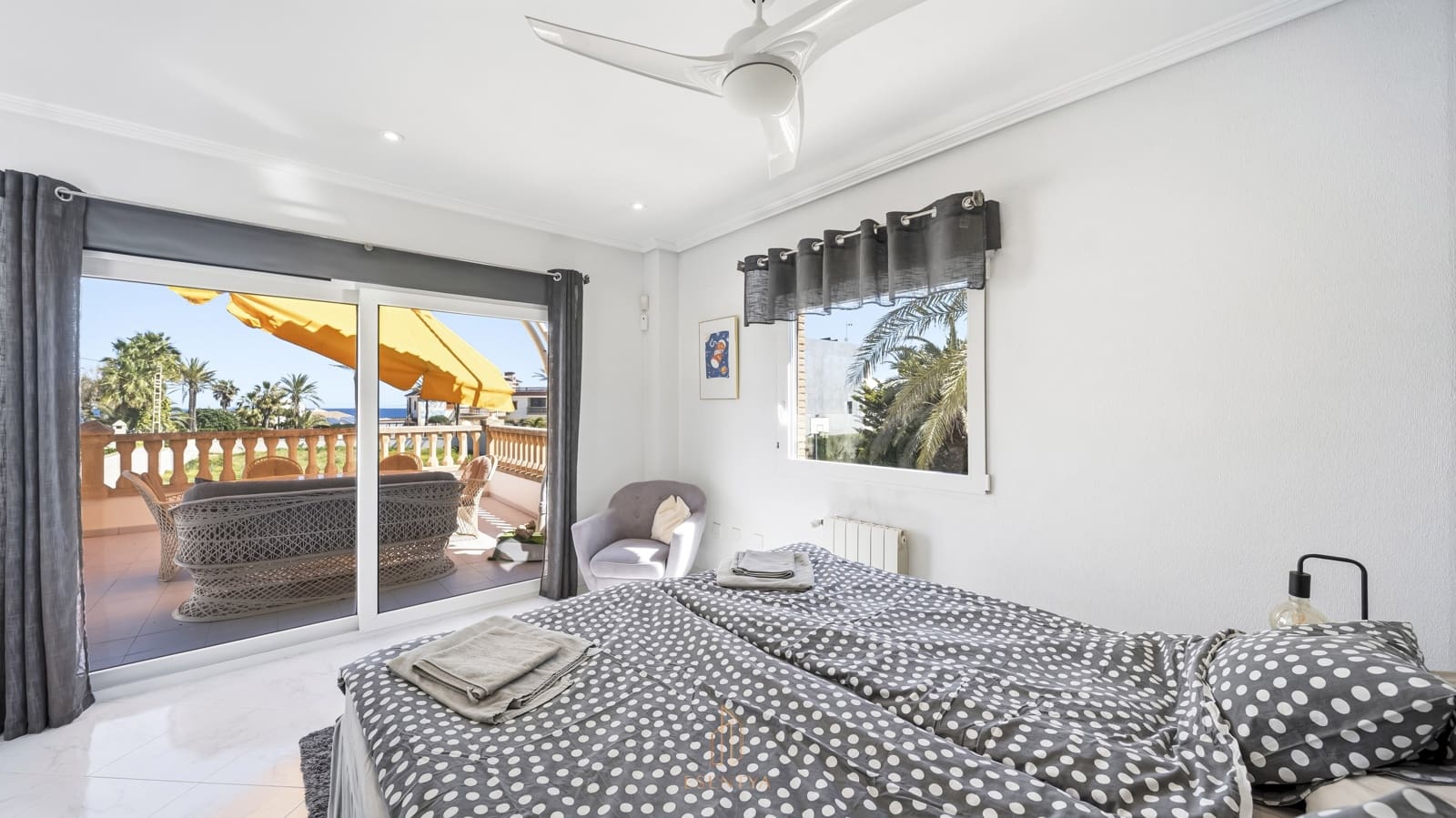 4 soveværelse Villa til salg i Cabo Roig med swimmingpool garage - € 1.075.000 (Ref: 9713282)