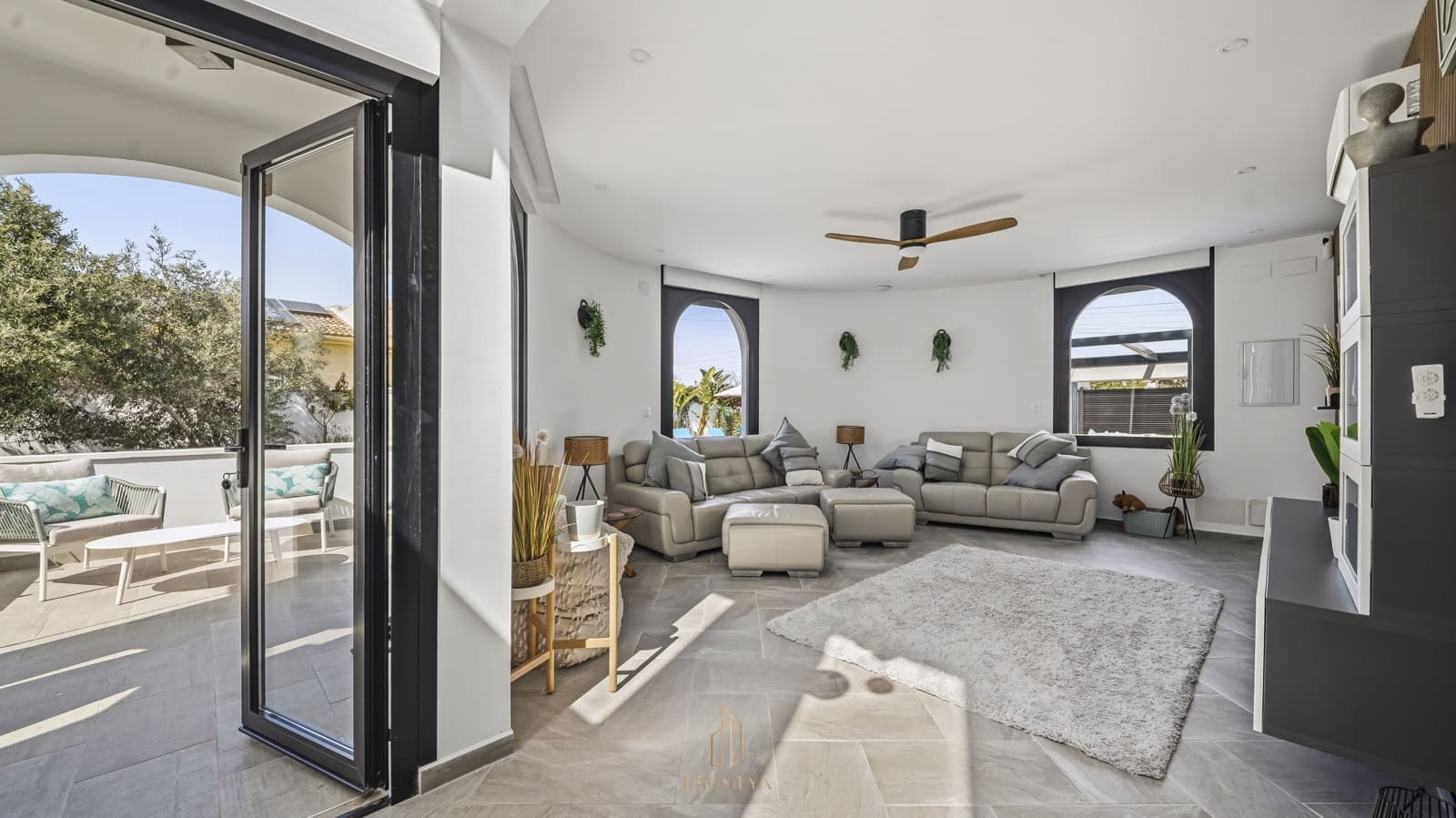 6 soveværelse Villa til salg i San Luis med swimmingpool garage - € 885.000 (Ref: 9750943)