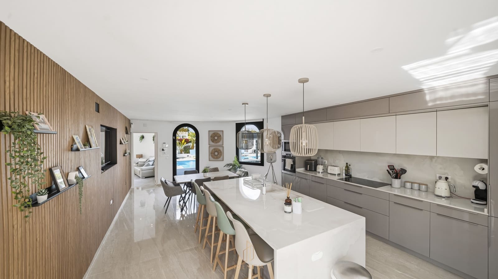 6 soveværelse Villa til salg i San Luis med swimmingpool garage - € 885.000 (Ref: 9750943)