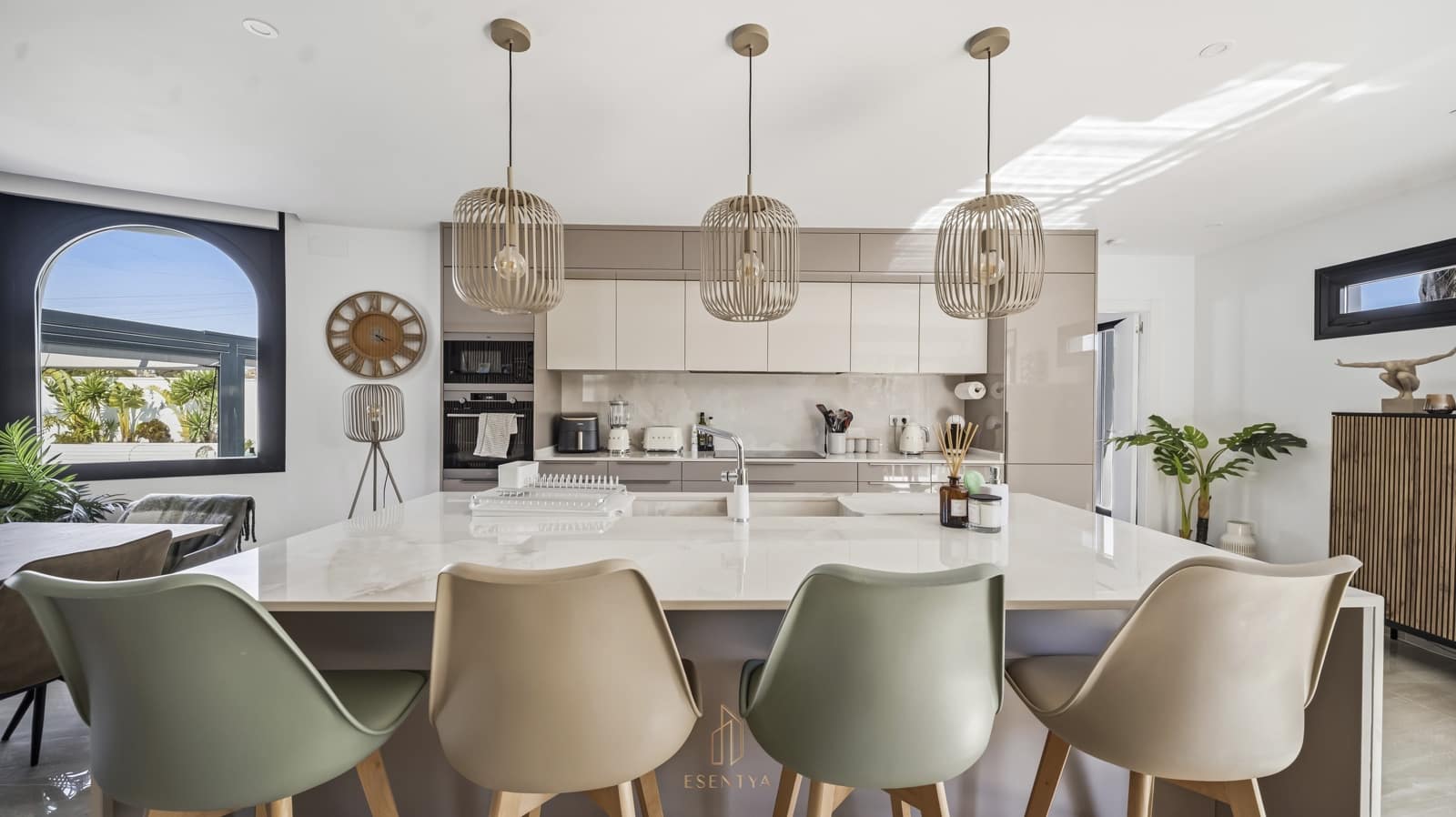 6 soveværelse Villa til salg i San Luis med swimmingpool garage - € 885.000 (Ref: 9750943)