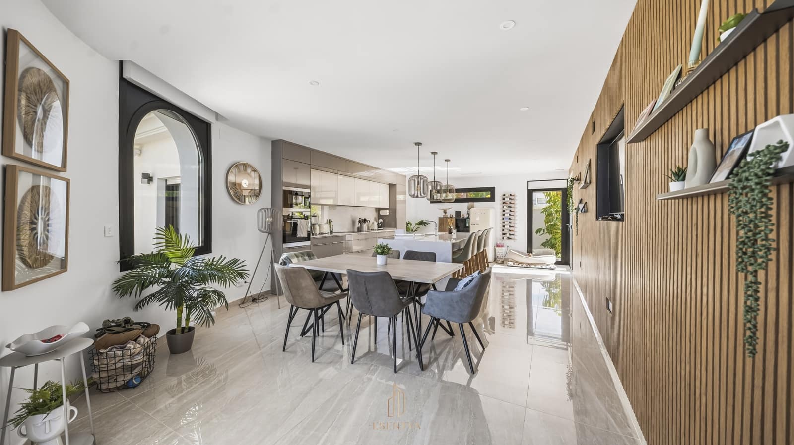 6 soveværelse Villa til salg i San Luis med swimmingpool garage - € 885.000 (Ref: 9750943)