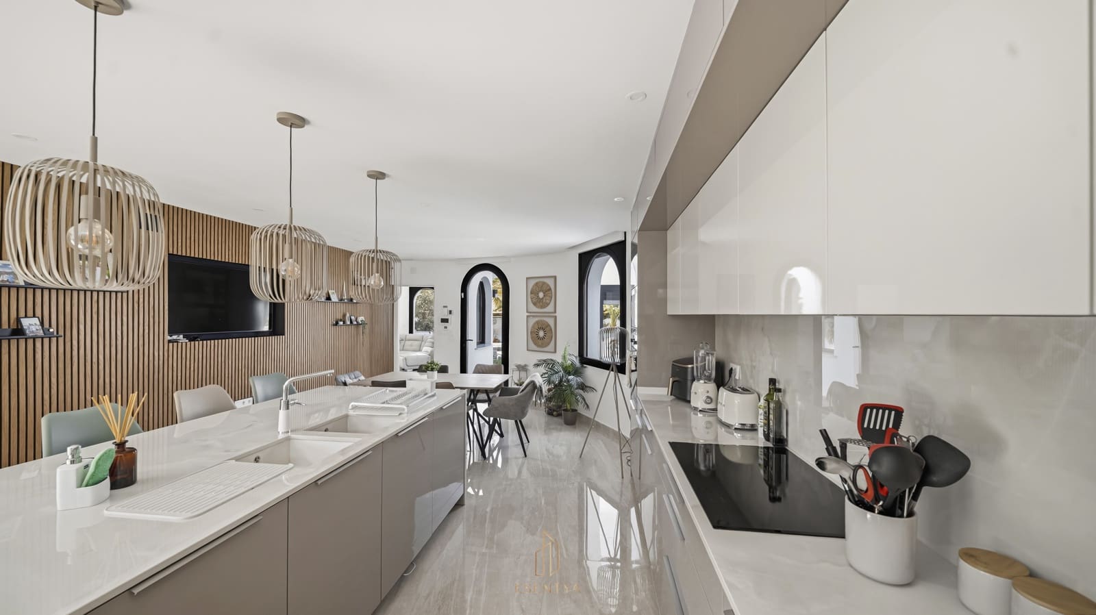 6 soveværelse Villa til salg i San Luis med swimmingpool garage - € 885.000 (Ref: 9750943)