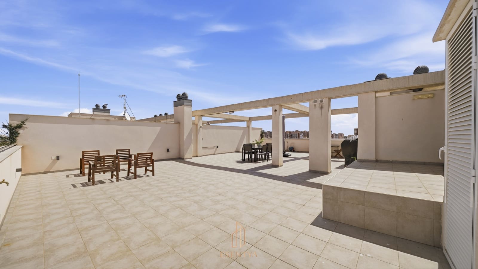 3 chambre Penthouse à vendre à Alicante ville avec piscine garage - 830 000 € (Ref: 9773544)