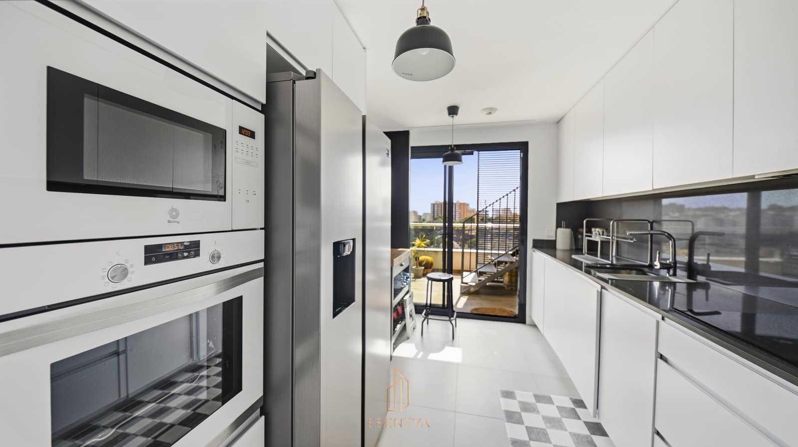 3 chambre Penthouse à vendre à Alicante ville avec piscine garage - 830 000 € (Ref: 9773544)