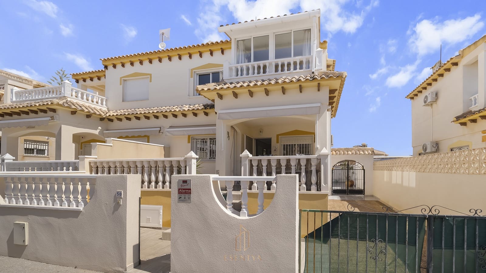 3 bedroom Finca/Country House for sale in Playa Flamenca with pool garage - € 259,900 (Ref: 9802887)