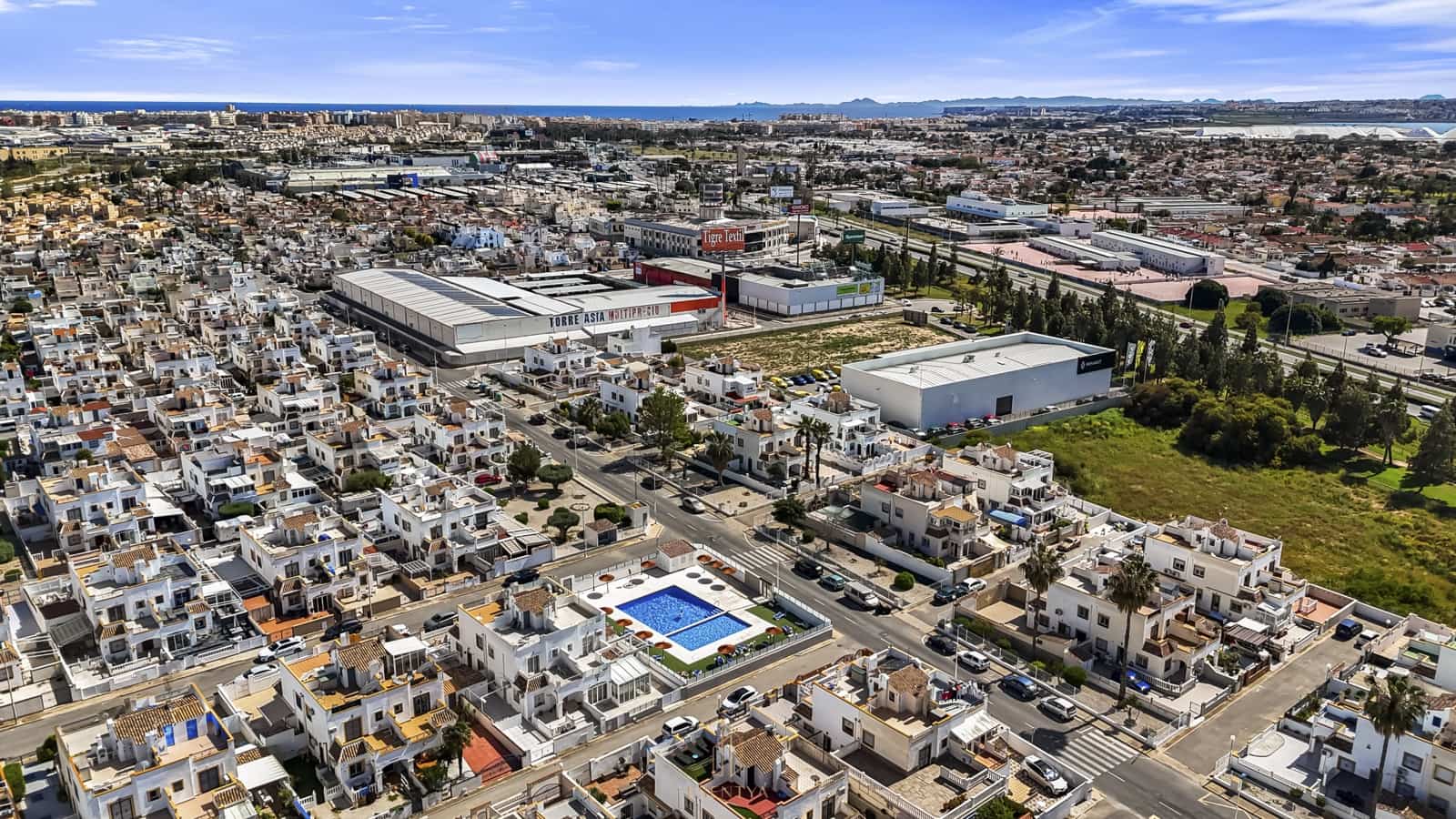 3 sovrum Finca/Hus på landet till salu i Torrevieja med pool garage - 228 000 € (Ref: 9802981)