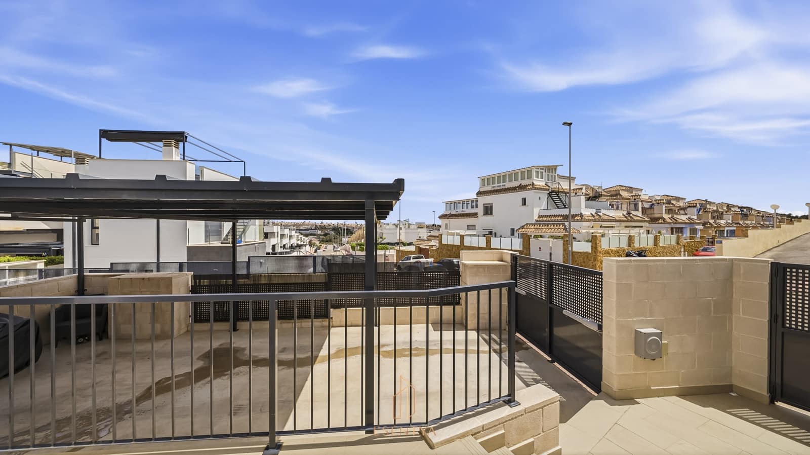 3 slaapkamer Villa te koop in Orihuela Costa met zwembad garage - € 440.000 (Ref: 9802982)