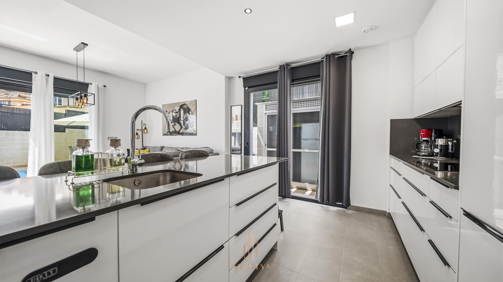 3 slaapkamer Villa te koop in Orihuela Costa met zwembad garage - € 440.000 (Ref: 9802982)