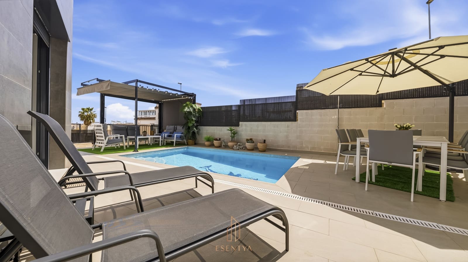 3 slaapkamer Villa te koop in Orihuela Costa met zwembad garage - € 440.000 (Ref: 9802982)