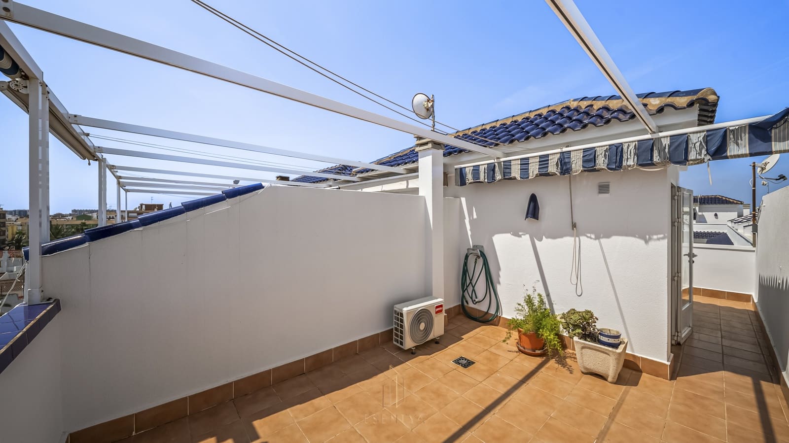 2 soveværelse Penthouse til salg i La Veleta med swimmingpool garage - € 179.000 (Ref: 9819251)