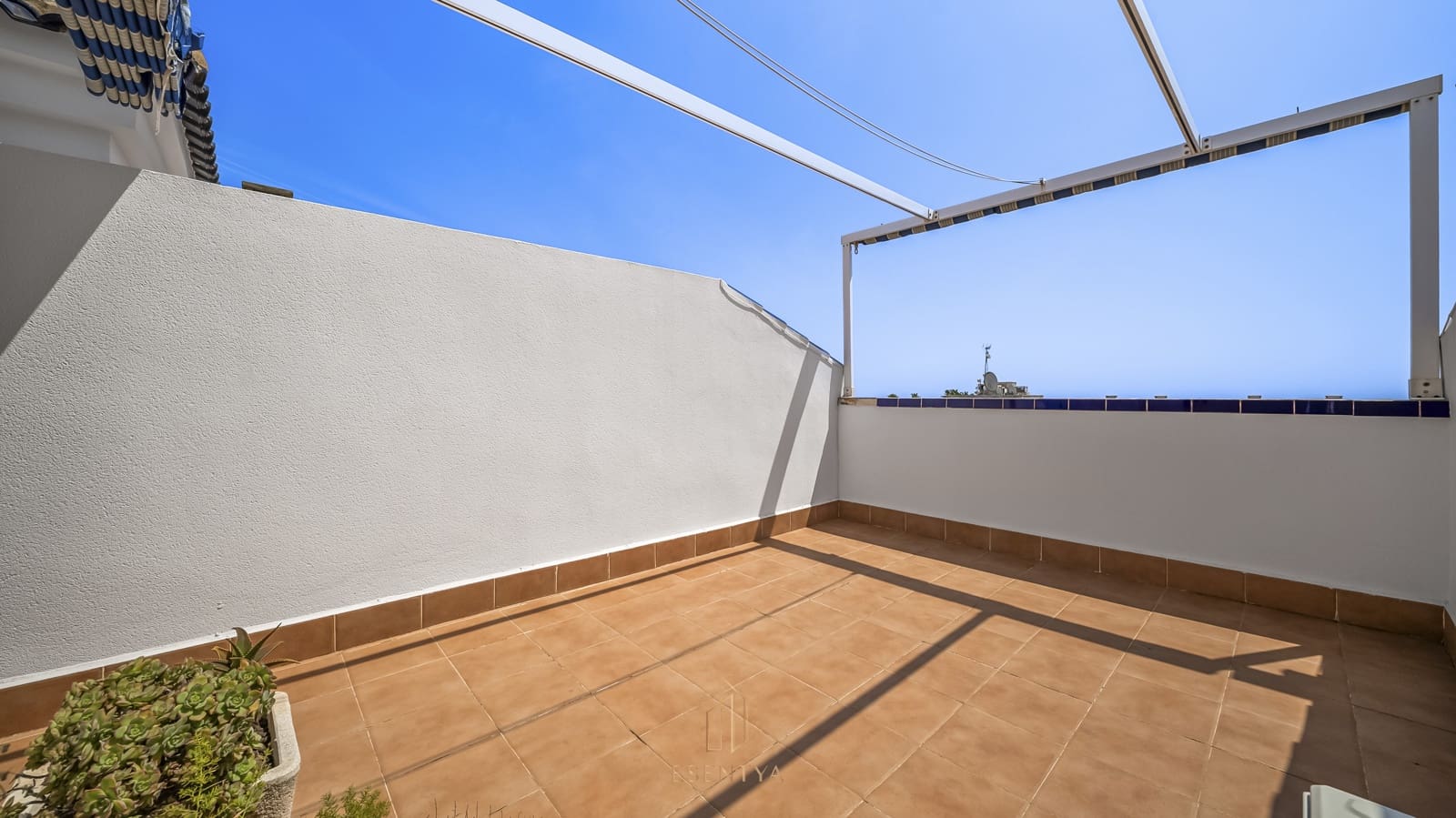 2 soveværelse Penthouse til salg i La Veleta med swimmingpool garage - € 179.000 (Ref: 9819251)