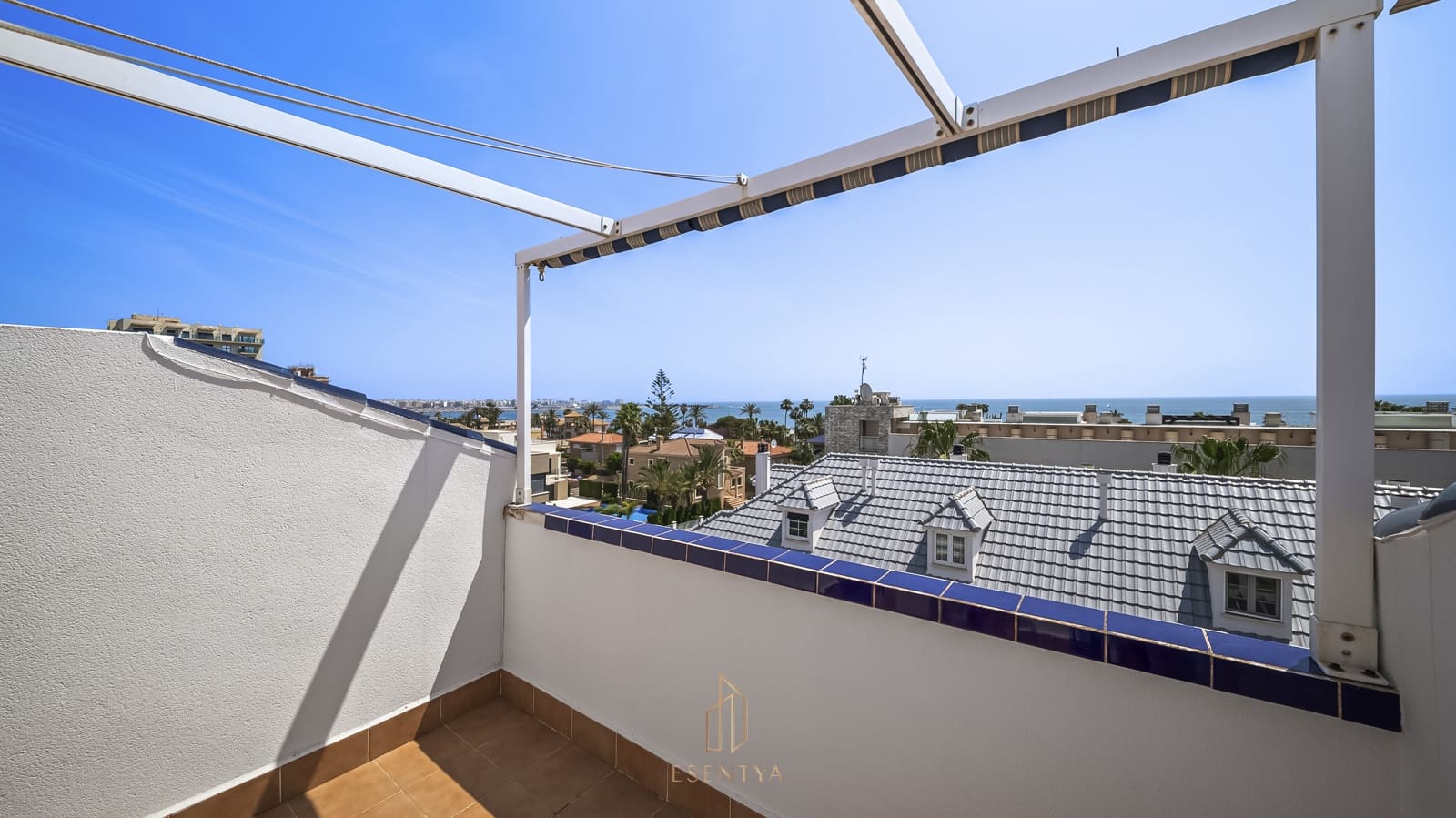 2 soveværelse Penthouse til salg i La Veleta med swimmingpool garage - € 179.000 (Ref: 9819251)