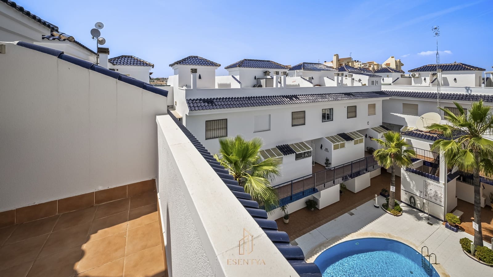 2 soveværelse Penthouse til salg i La Veleta med swimmingpool garage - € 179.000 (Ref: 9819251)