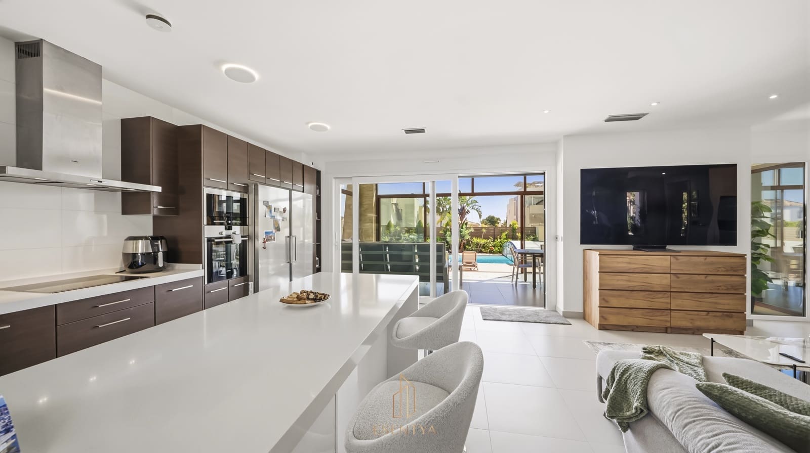 5 chambre Villa/Maison à vendre à Aguas Nuevas avec piscine garage - 1 159 000 € (Ref: 9823790)