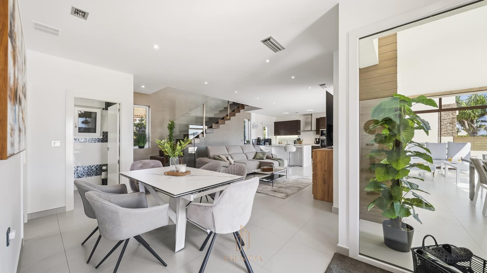 5 chambre Villa/Maison à vendre à Aguas Nuevas avec piscine garage - 1 159 000 € (Ref: 9823790)