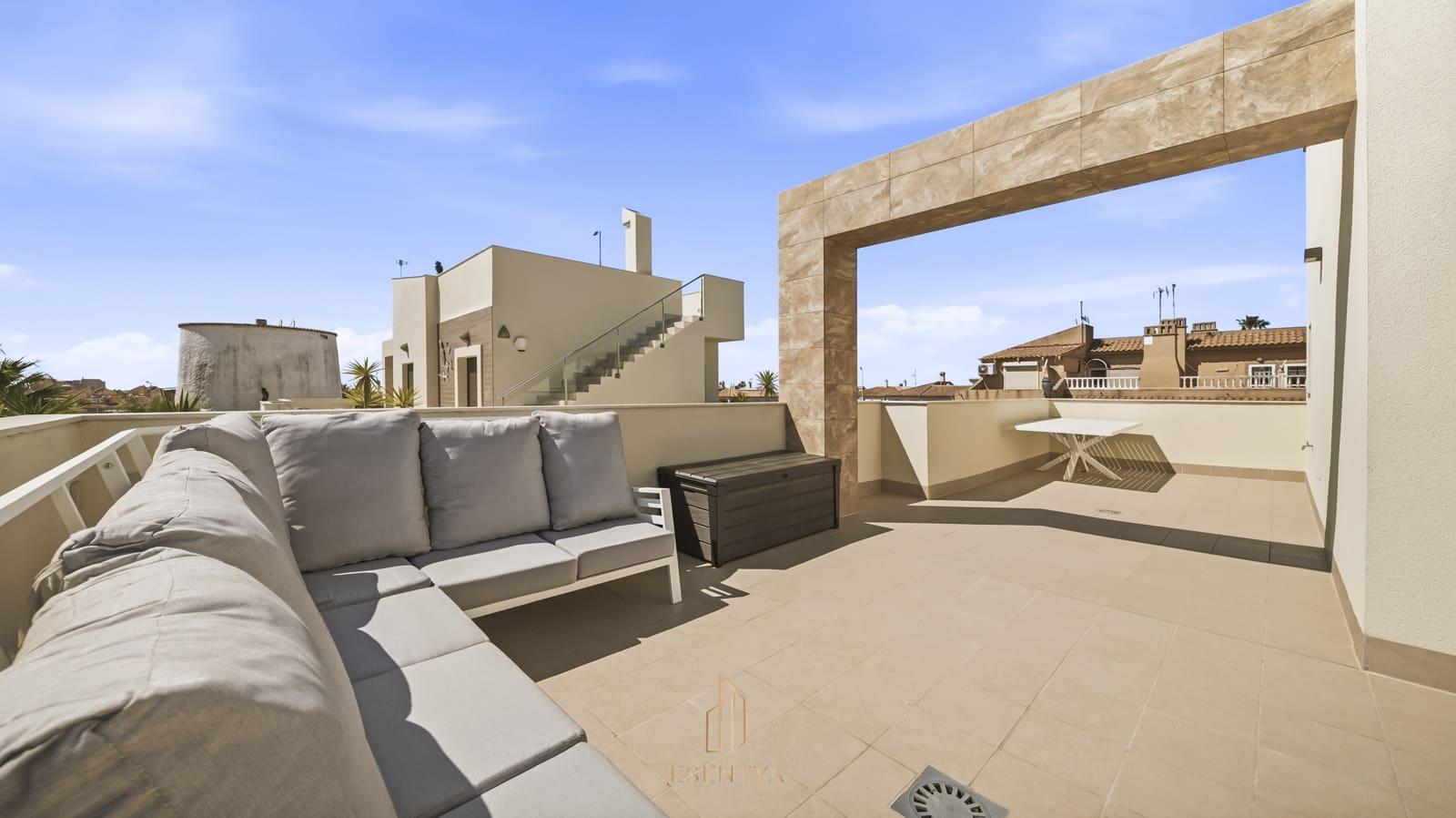 5 chambre Villa/Maison à vendre à Aguas Nuevas avec piscine garage - 1 159 000 € (Ref: 9823790)