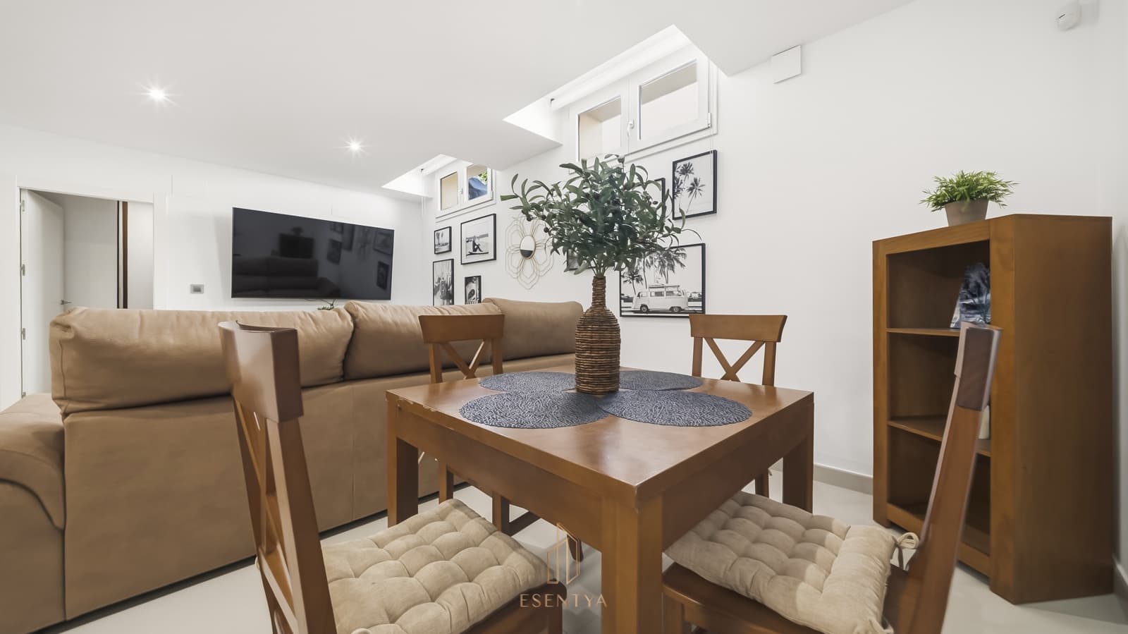 5 chambre Villa/Maison à vendre à Aguas Nuevas avec piscine garage - 1 159 000 € (Ref: 9823790)