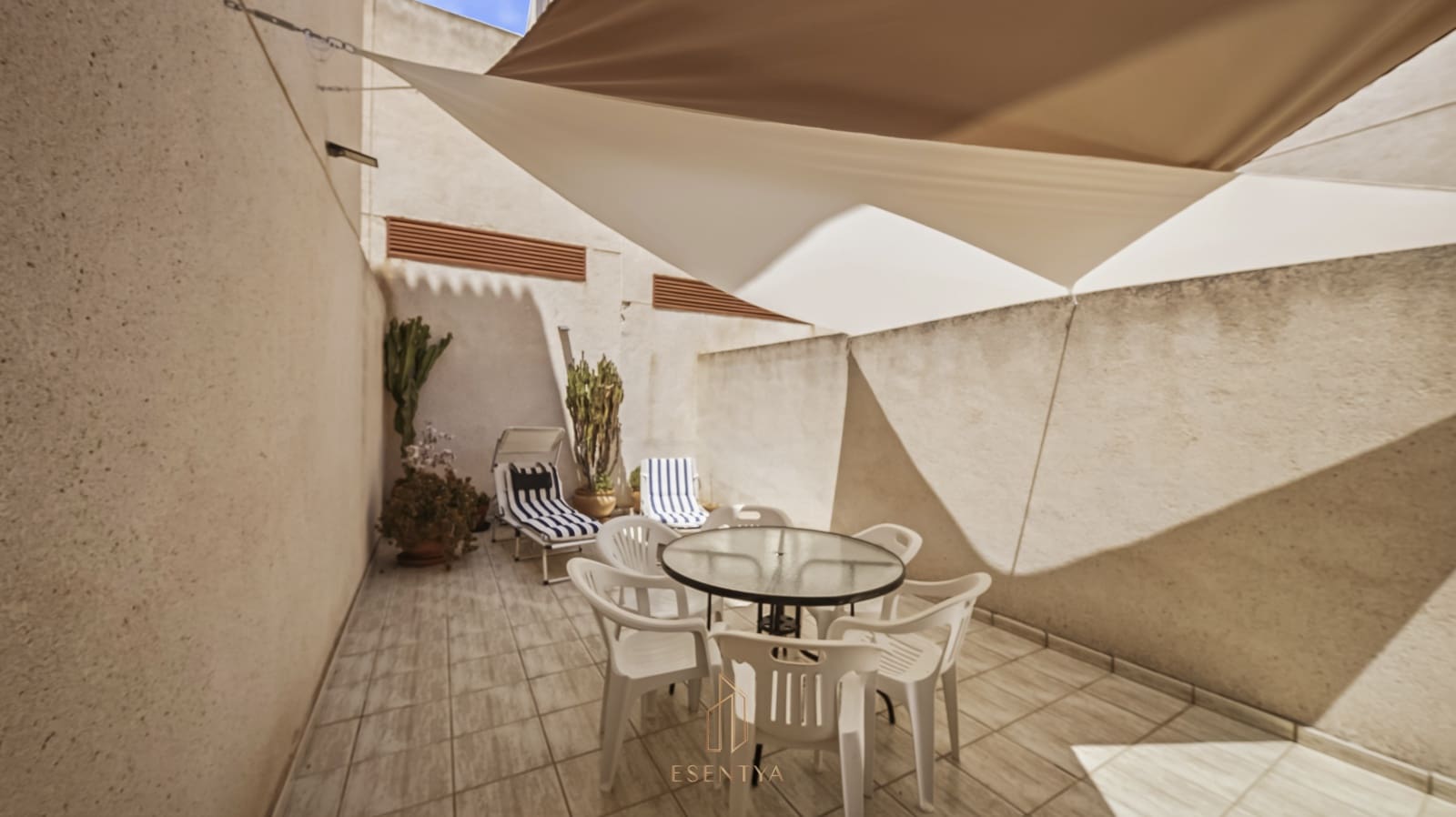 Ático de 3 habitaciones en Filipinas en venta con piscina garaje - 199.000 € (Ref: 9836788)