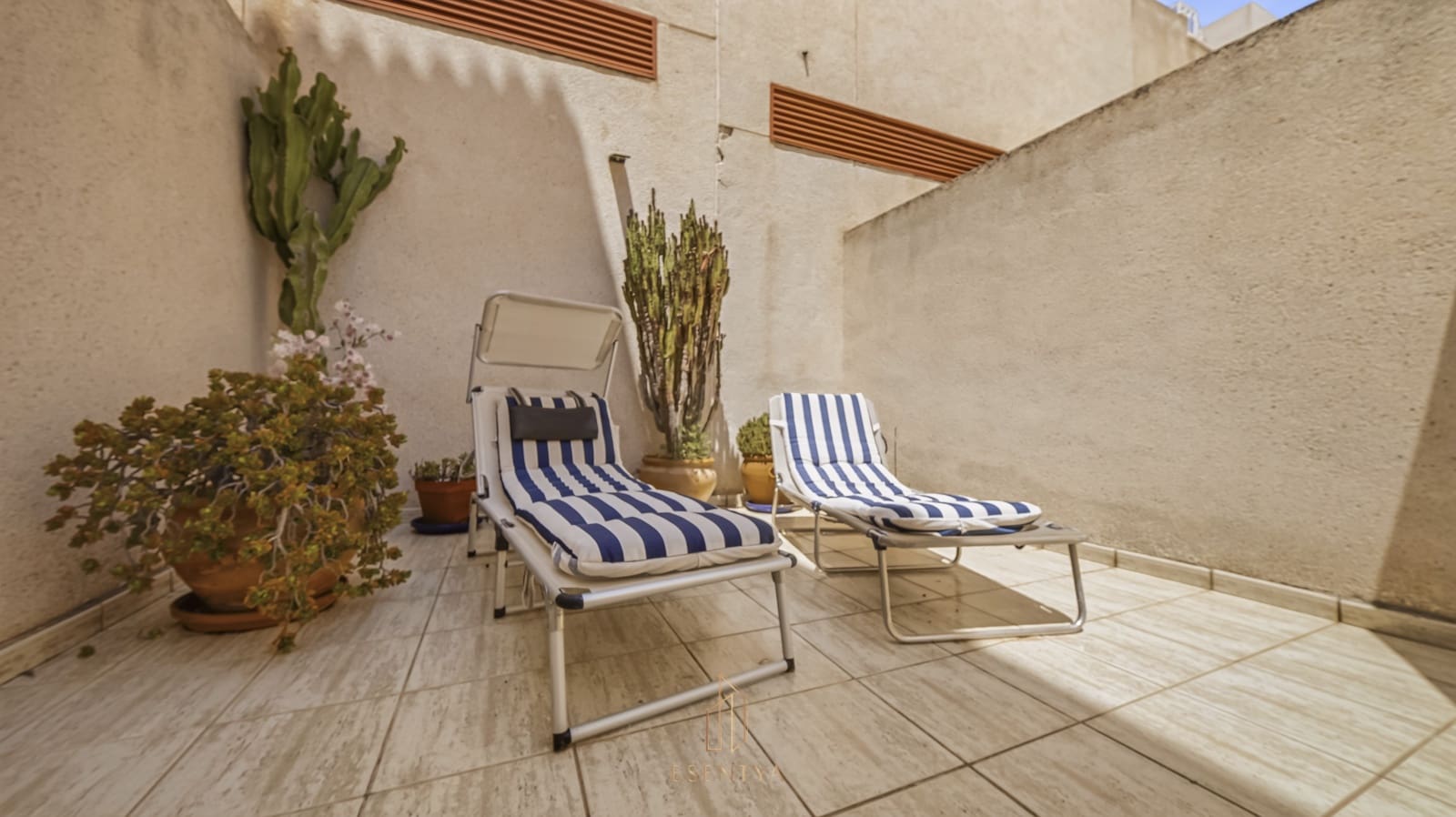 Ático de 3 habitaciones en Filipinas en venta con piscina garaje - 199.000 € (Ref: 9836788)