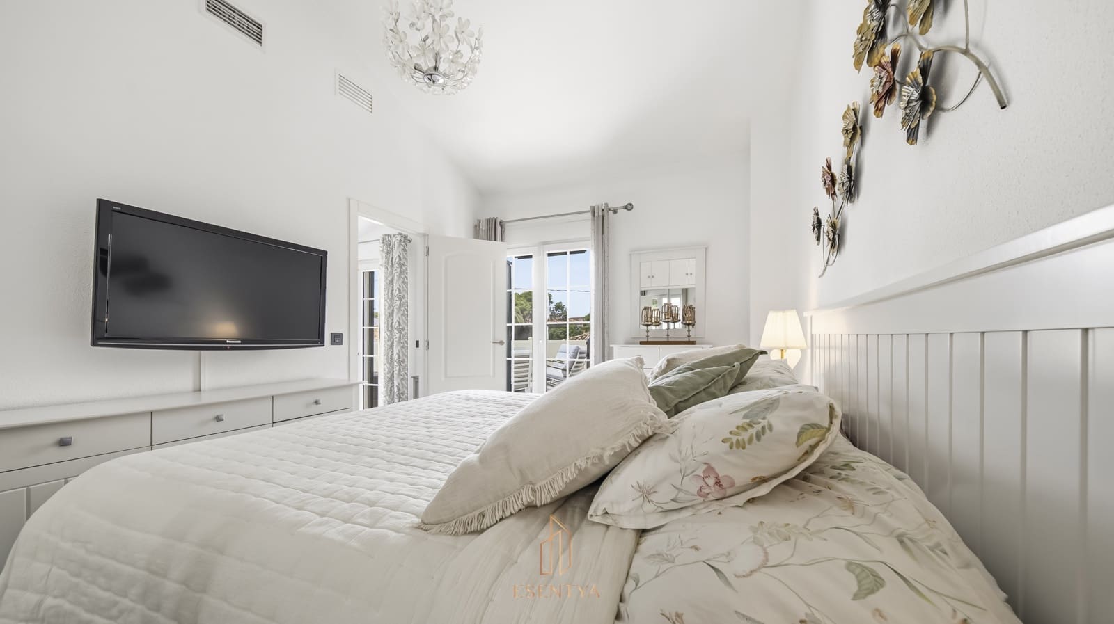 5 bedroom Villa for sale in Cabo Roig with pool garage - € 1,100,000 (Ref: 9844263)