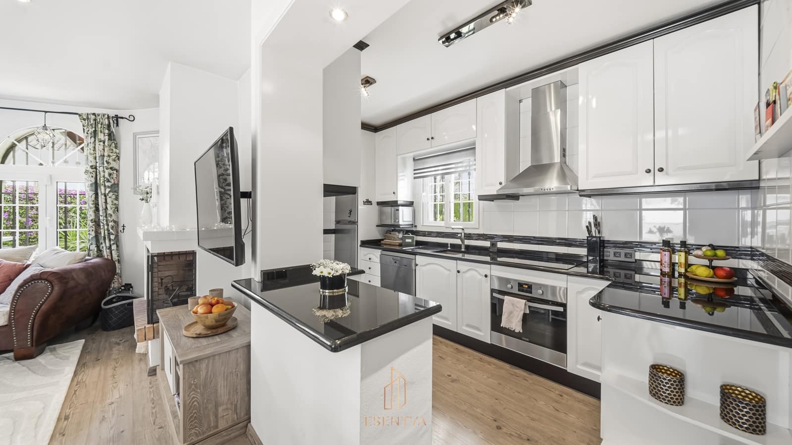 5 bedroom Villa for sale in Cabo Roig with pool garage - € 1,100,000 (Ref: 9844263)