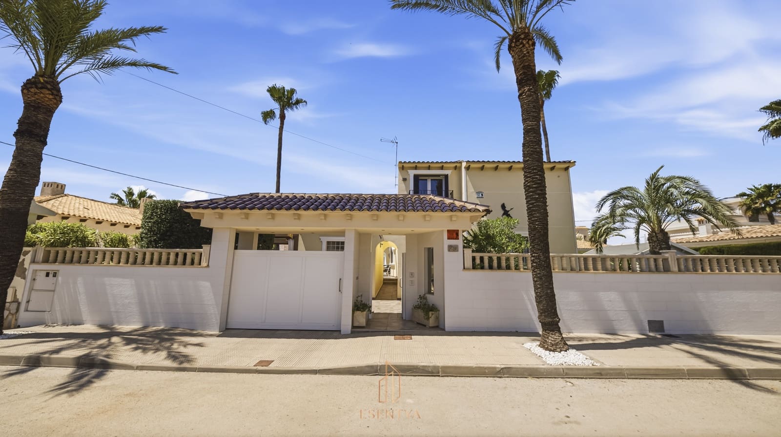 5 bedroom Villa for sale in Cabo Roig with pool garage - € 1,100,000 (Ref: 9844263)