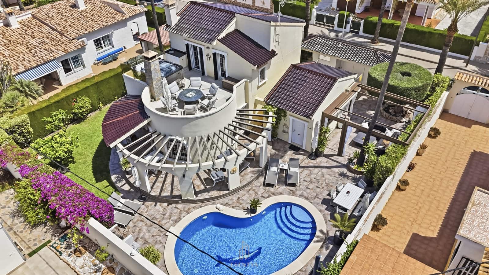 5 bedroom Villa for sale in Cabo Roig with pool garage - € 1,100,000 (Ref: 9844263)