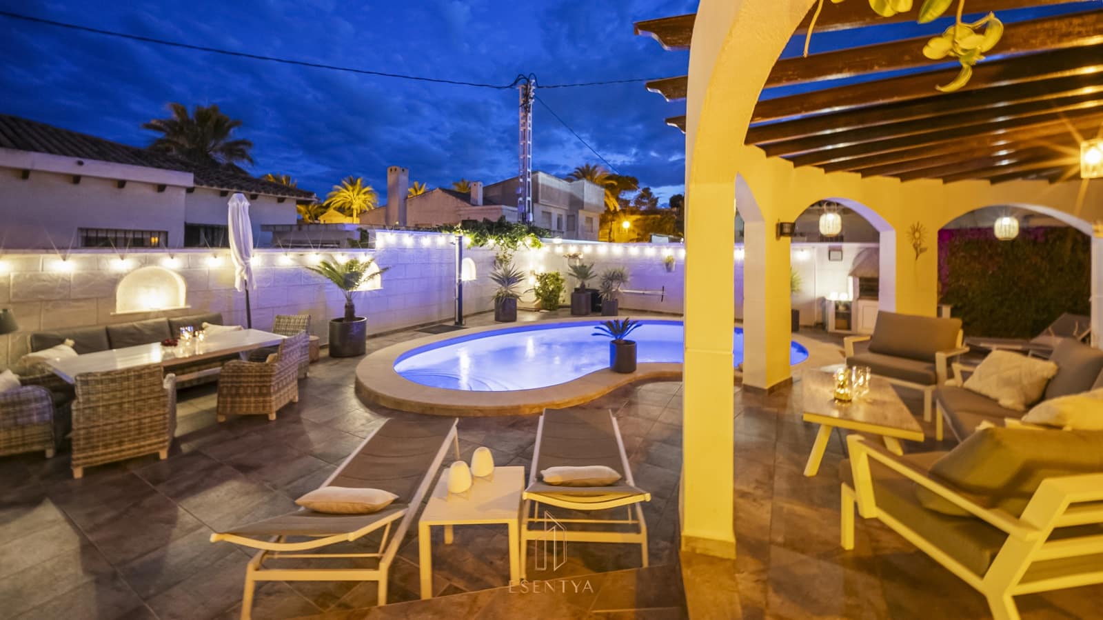5 bedroom Villa for sale in Cabo Roig with pool garage - € 1,100,000 (Ref: 9844263)