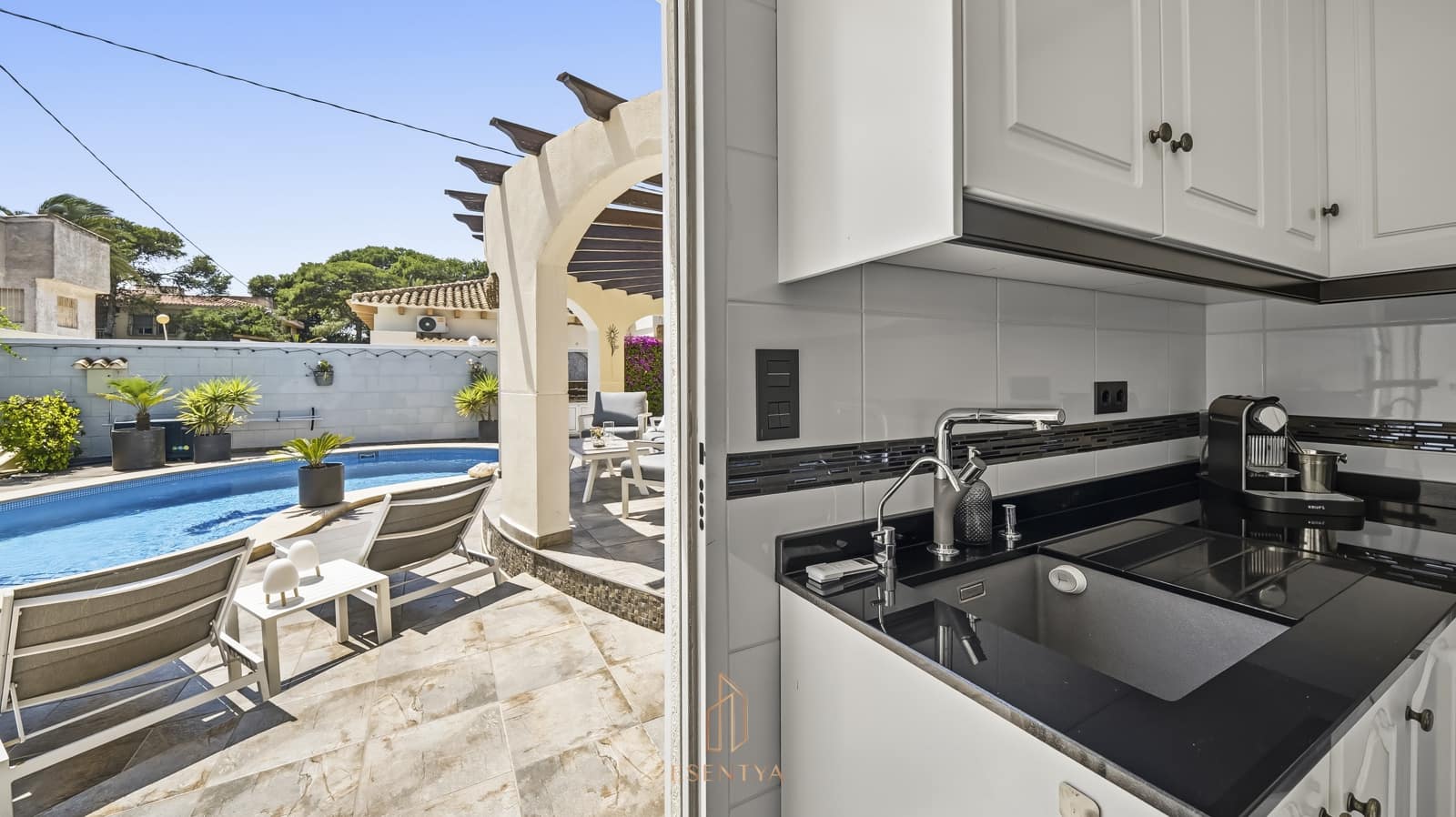 5 bedroom Villa for sale in Cabo Roig with pool garage - € 1,100,000 (Ref: 9844263)