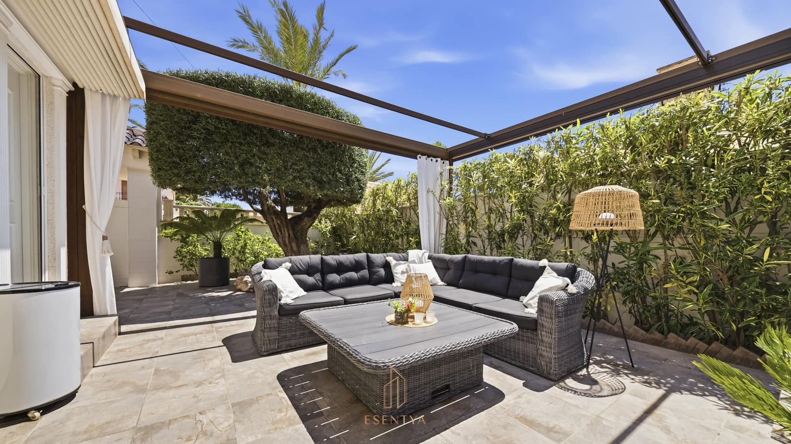 5 bedroom Villa for sale in Cabo Roig with pool garage - € 1,100,000 (Ref: 9844263)