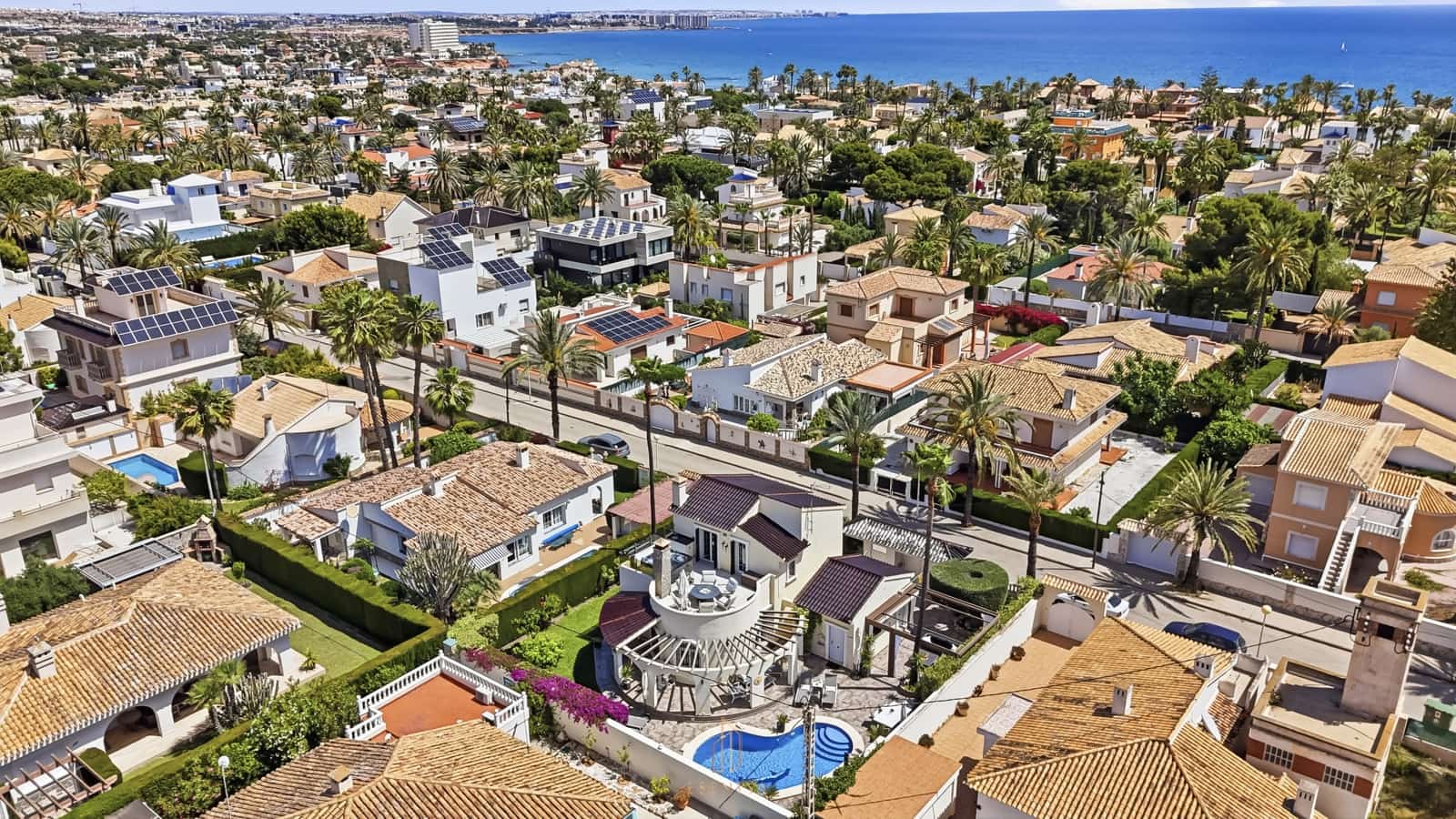 5 bedroom Villa for sale in Cabo Roig with pool garage - € 1,100,000 (Ref: 9844263)