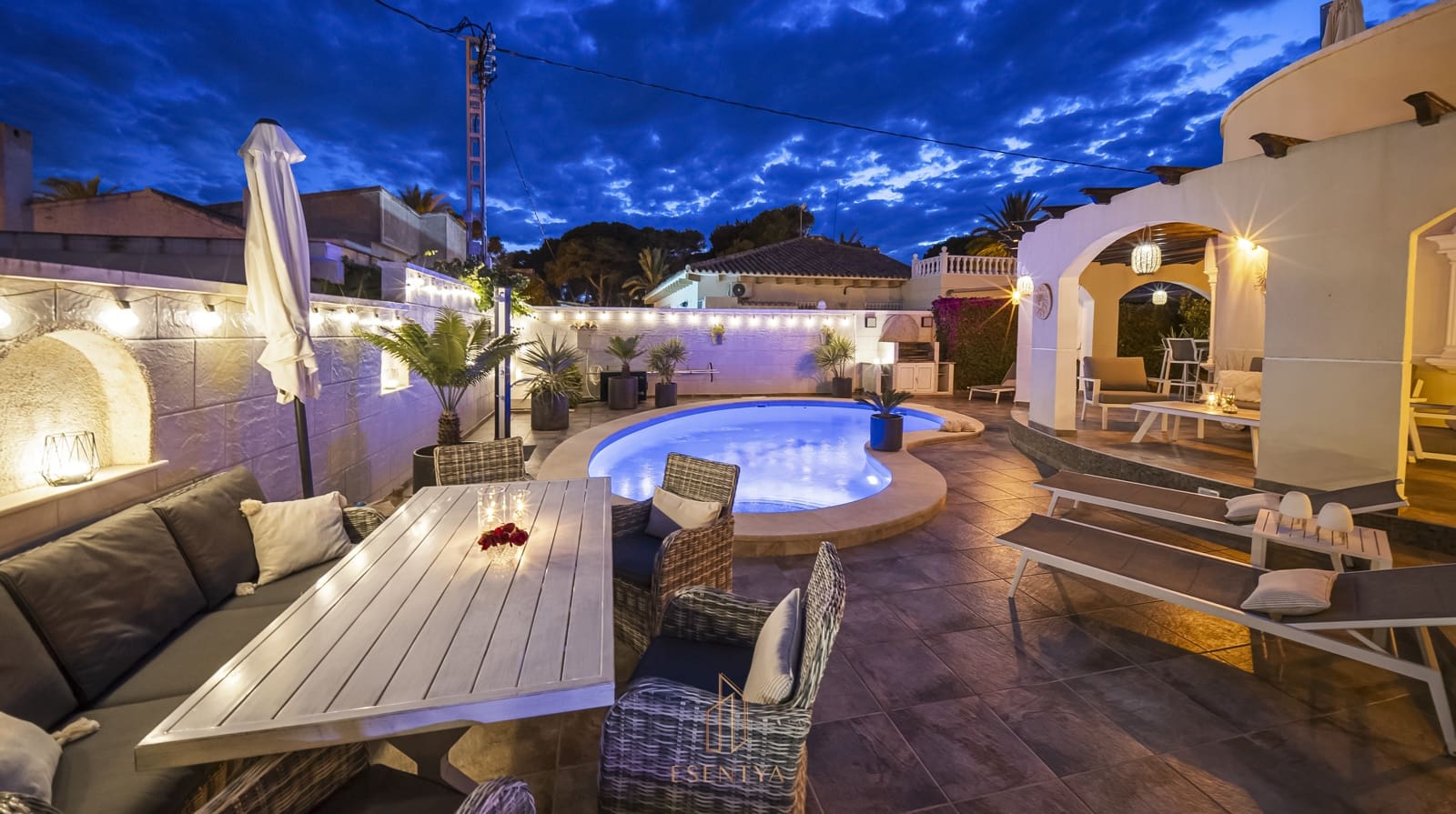 5 bedroom Villa for sale in Cabo Roig with pool garage - € 1,100,000 (Ref: 9844263)