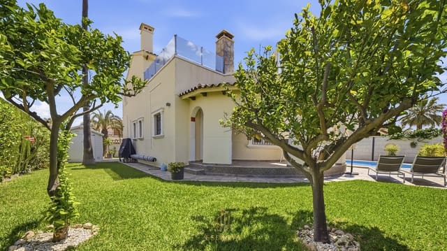 Chalet de 5 habitaciones en Cabo Roig, Orihuela en venta con piscina garaje - 1.100.000 € (Ref: 9844263)