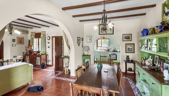 5 slaapkamer Villa te koop in Daya Vieja met zwembad garage - € 560.000 (Ref: 9858306)