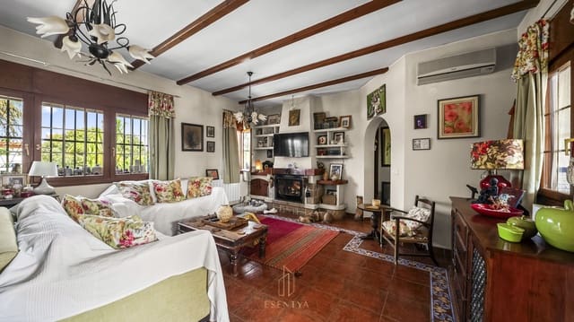 5 slaapkamer Villa te koop in Daya Vieja met zwembad garage - € 560.000 (Ref: 9858306)