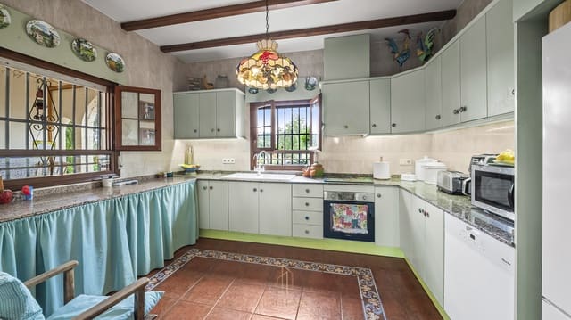 5 slaapkamer Villa te koop in Daya Vieja met zwembad garage - € 560.000 (Ref: 9858306)