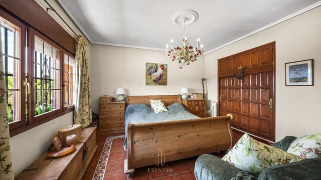 5 slaapkamer Villa te koop in Daya Vieja met zwembad garage - € 560.000 (Ref: 9858306)