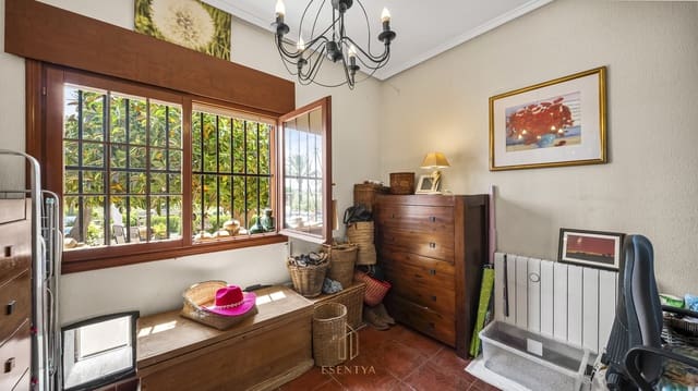 5 slaapkamer Villa te koop in Daya Vieja met zwembad garage - € 560.000 (Ref: 9858306)