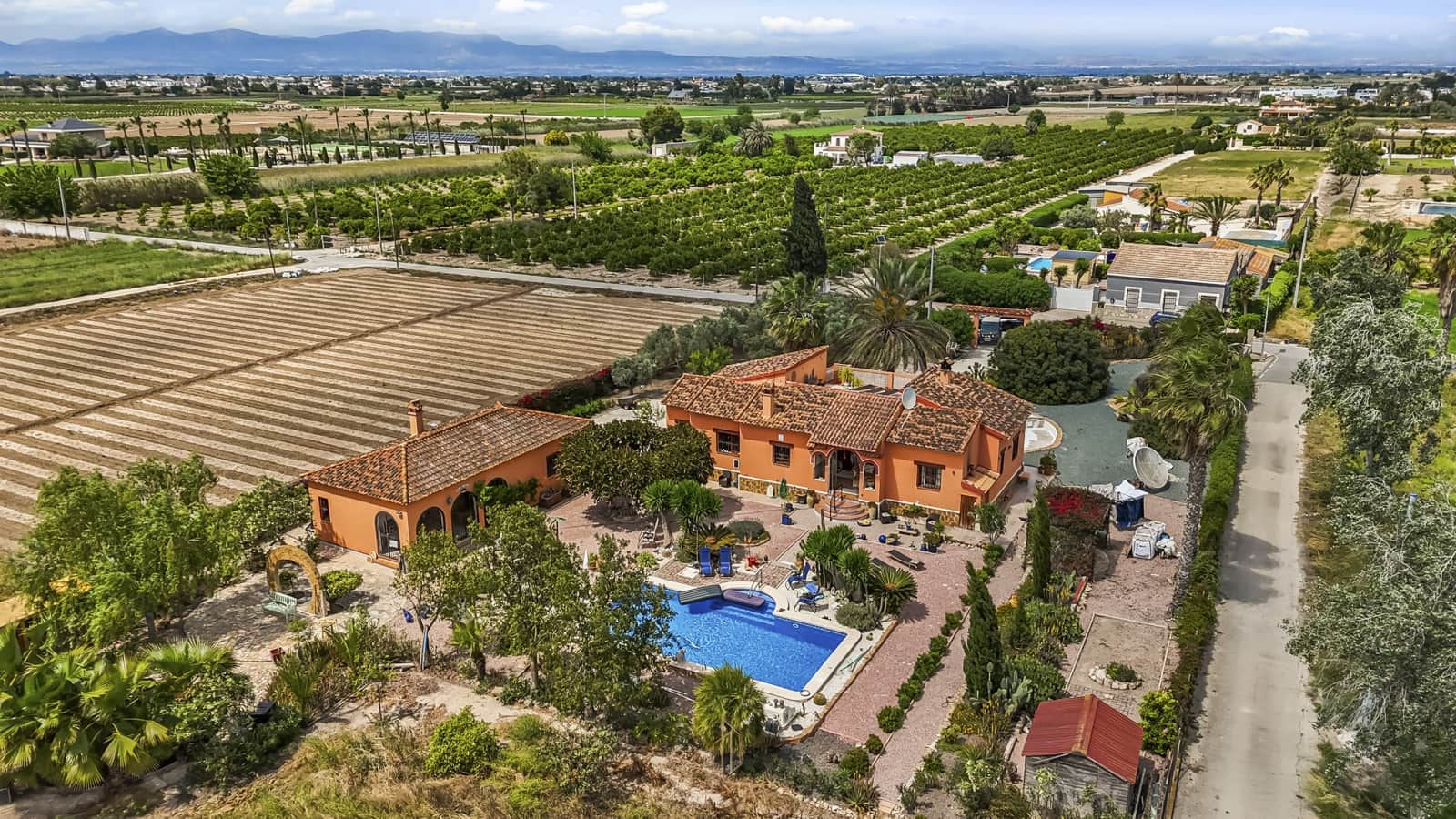 5 slaapkamer Villa te koop in Daya Vieja met zwembad garage - € 560.000 (Ref: 9858306)