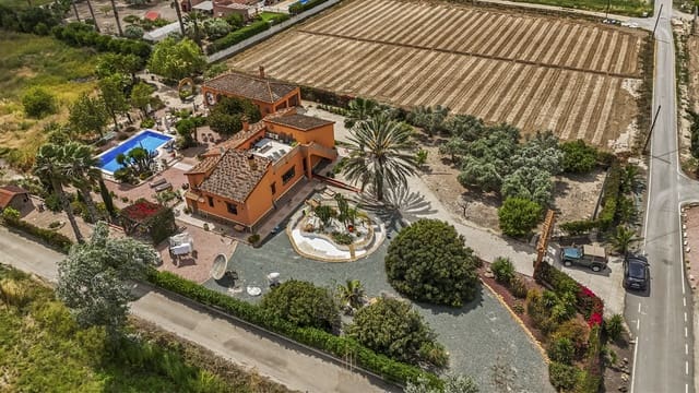 5 slaapkamer Villa te koop in Daya Vieja met zwembad garage - € 560.000 (Ref: 9858306)