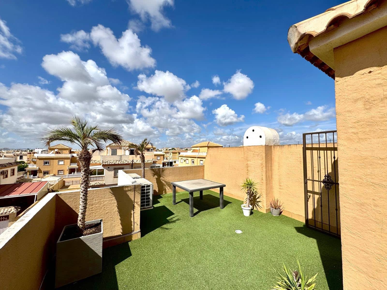 3 bedroom Villa for sale in Dona Pepa with pool garage - € 315,000 (Ref: 9883712)