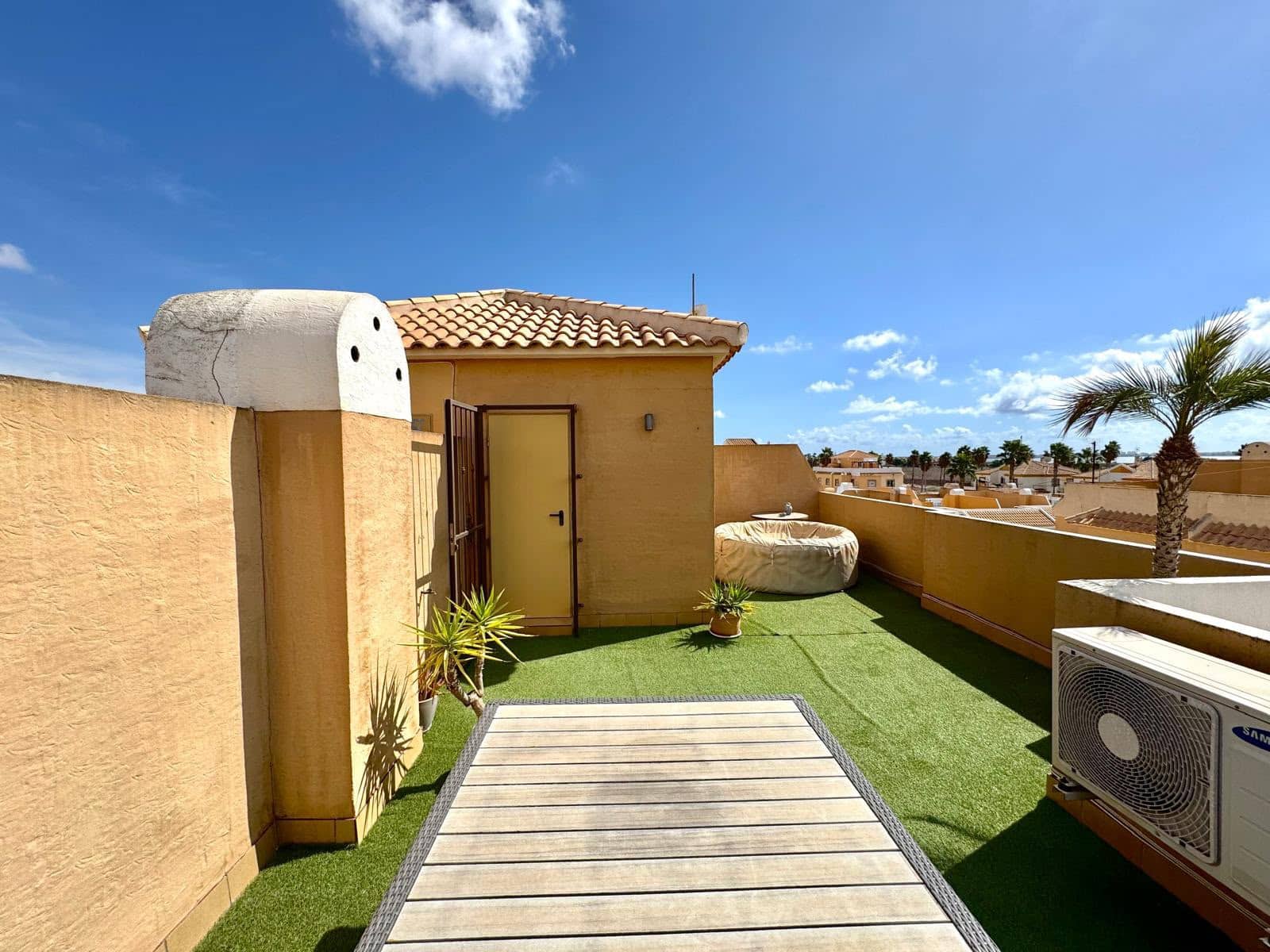3 bedroom Villa for sale in Dona Pepa with pool garage - € 315,000 (Ref: 9883712)