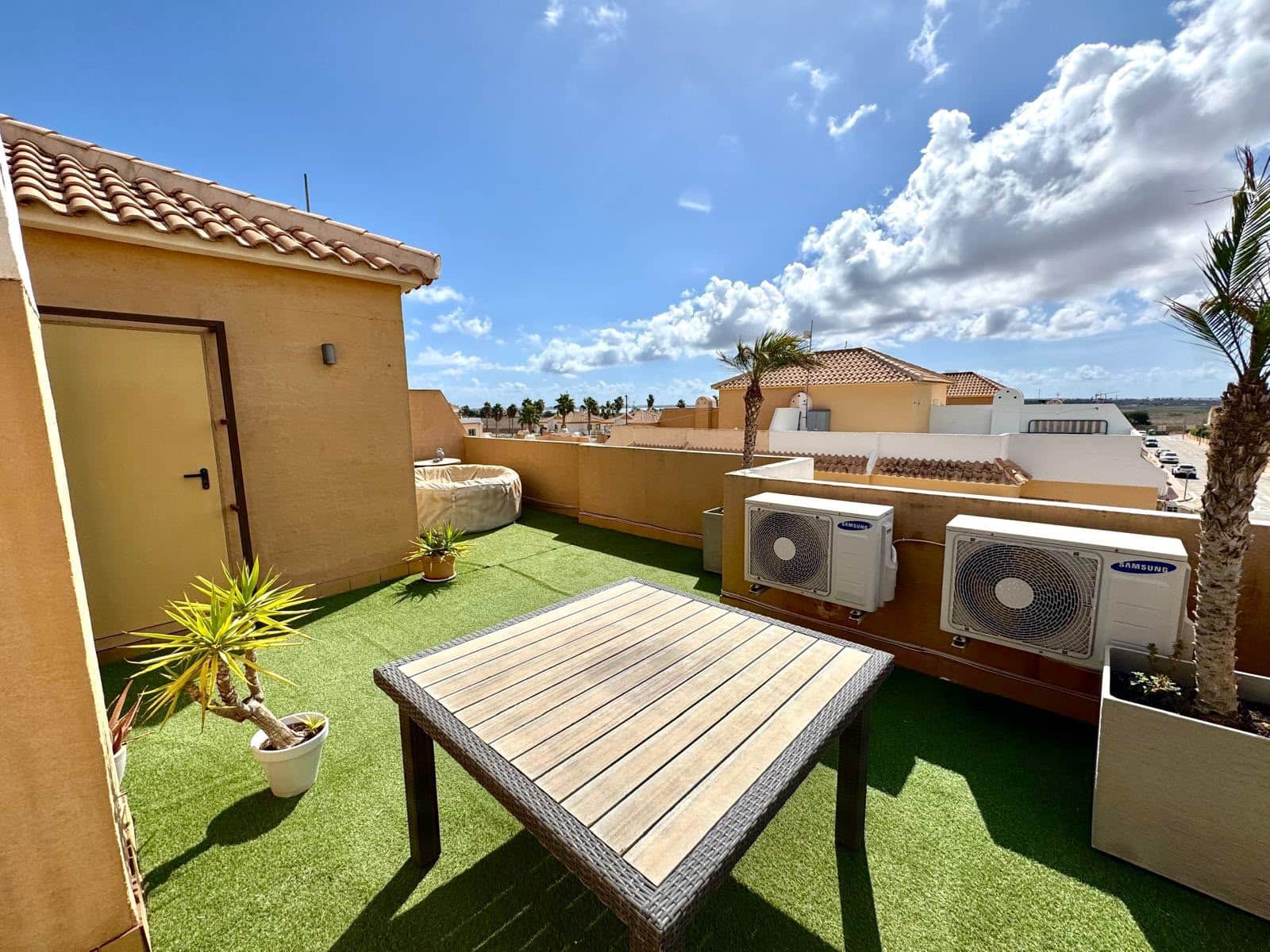 3 bedroom Villa for sale in Dona Pepa with pool garage - € 315,000 (Ref: 9883712)