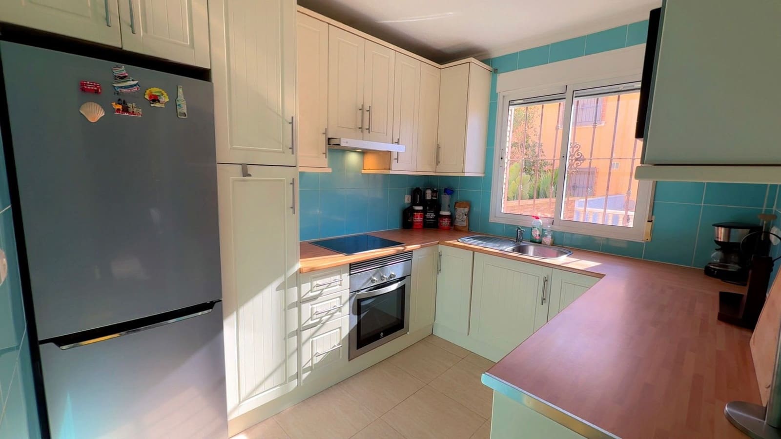 3 bedroom Villa for sale in Dona Pepa with pool garage - € 315,000 (Ref: 9883712)