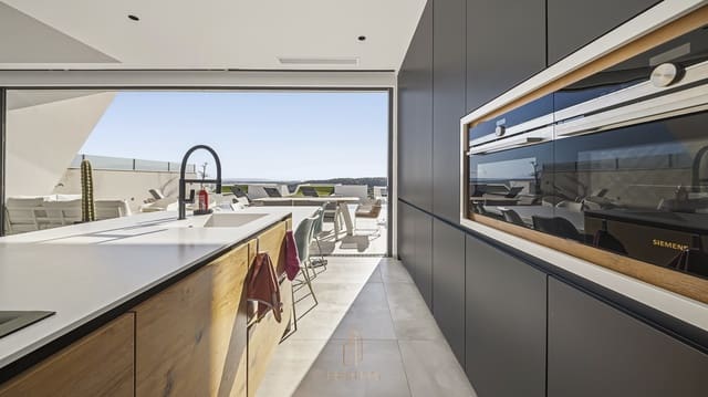 Chalet de 4 habitaciones en Ciudad Quesada, Rojales en venta con piscina garaje - 729.000 € (Ref: 9890630)