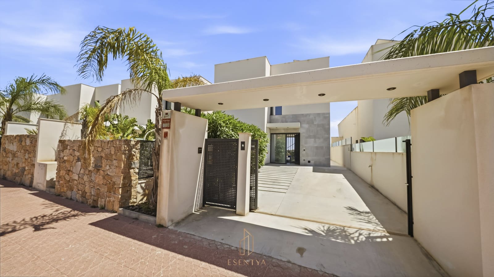 Chalet de 4 habitaciones en Ciudad Quesada en venta con piscina garaje - 729.000 € (Ref: 9890630)