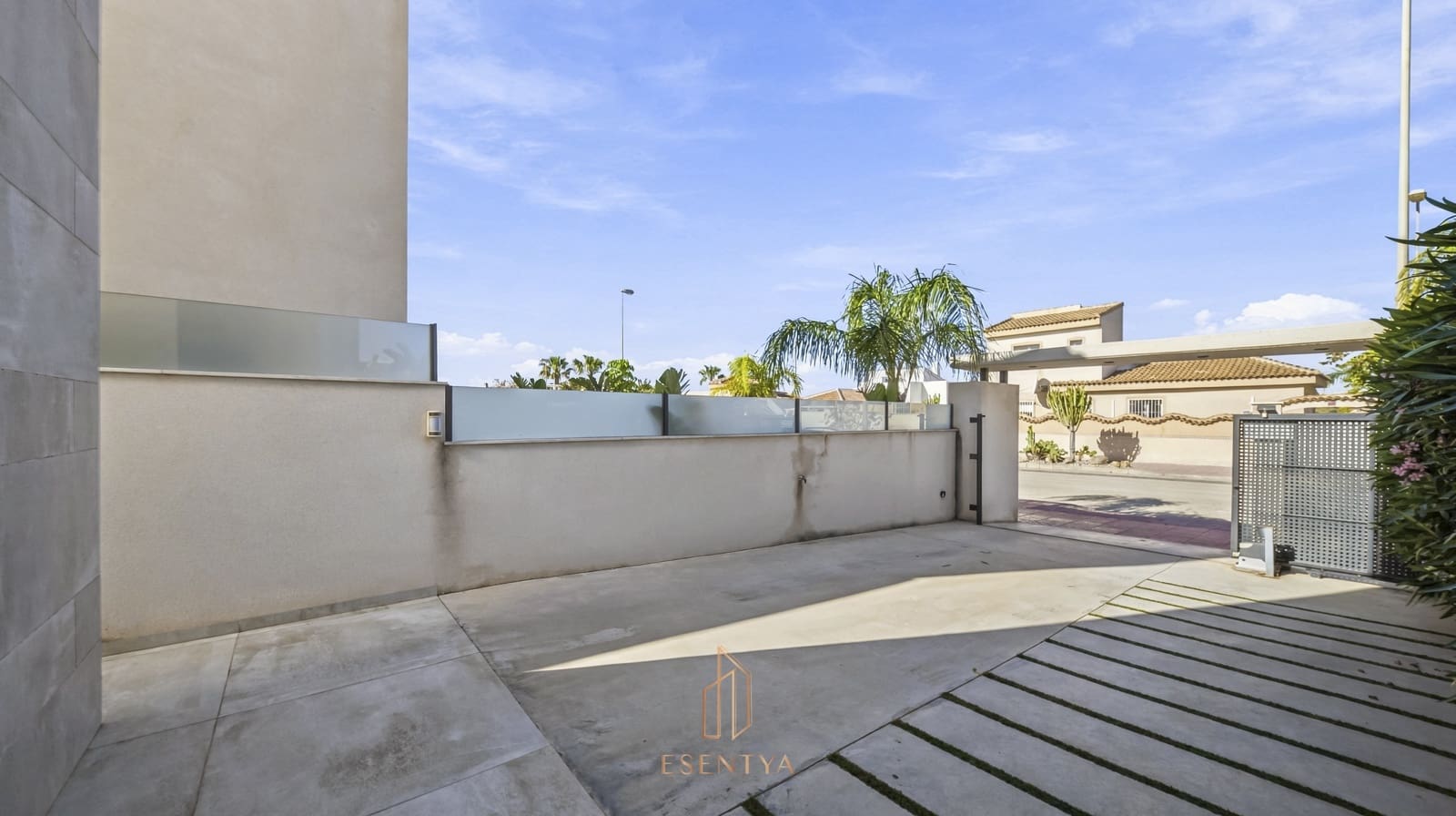 4 bedroom Villa for sale in Ciudad Quesada with pool garage - € 699,000 (Ref: 9890630)