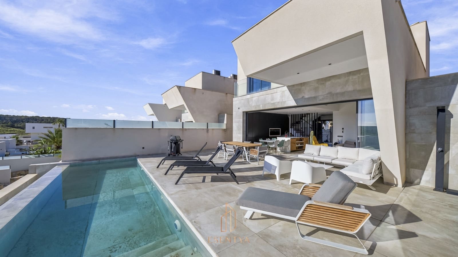 4 bedroom Villa for sale in Ciudad Quesada with pool garage - € 699,000 (Ref: 9890630)